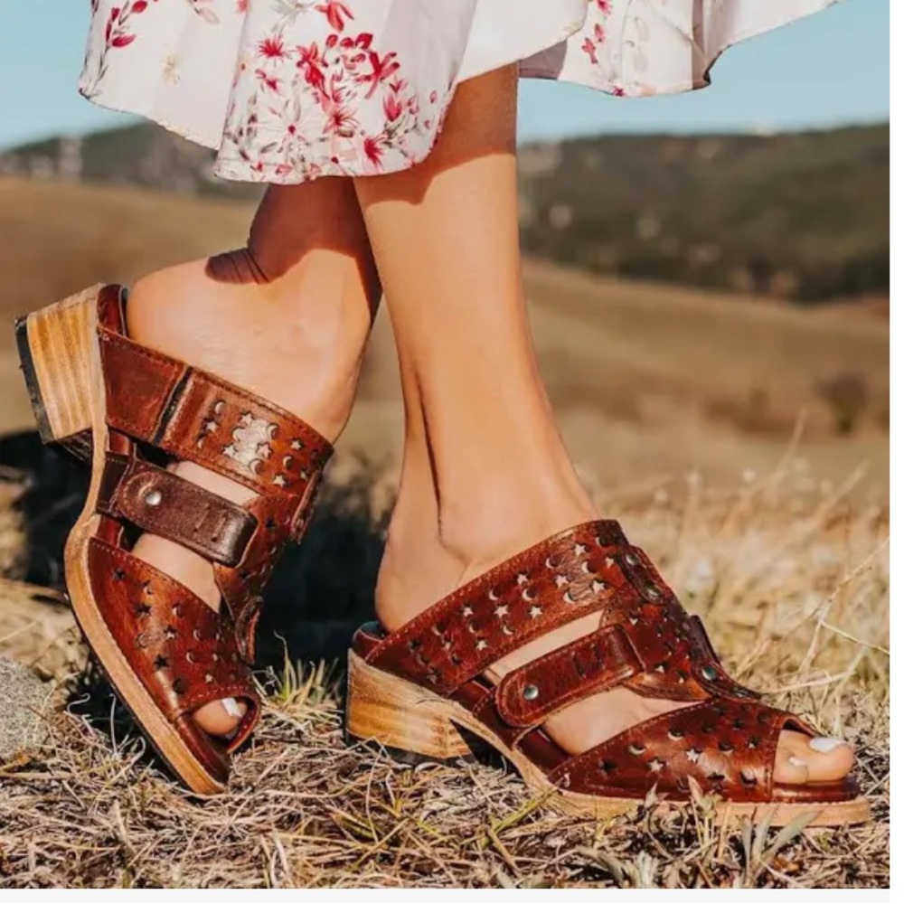FreeBird moon star leather sandals